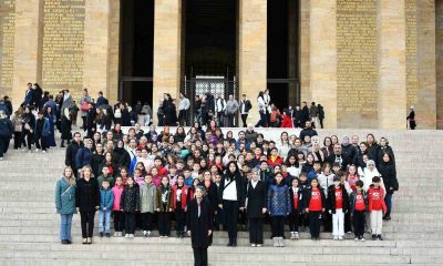 Eskişehirli öğretmen, öğrenci ve velilerden Anıtkabir’e ziyaret