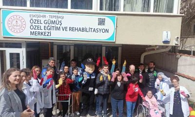 Polis ekipleri down sendromlu çocuklarla bir araya geldi