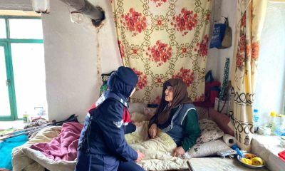 Jandarma yaşlıların gönlünü aldı