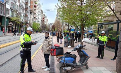 Yaya yoluna giren motosiklet sürücülerine ceza kesildi