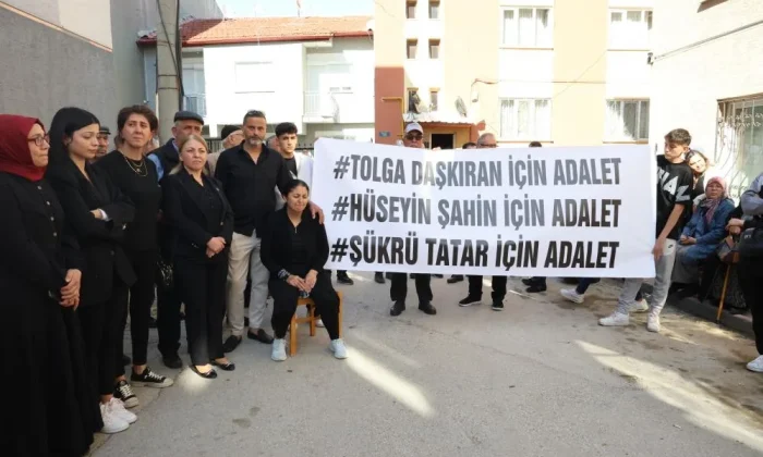 Bıçaklanan kadını kurtardıktan sonra tutuklanan gençlere destek için sevenleri bir araya geldi