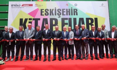 Vali Aksoy Eskişehir 3’üncü Kitap Fuarı’nın açılışını gerçekleştirdi
