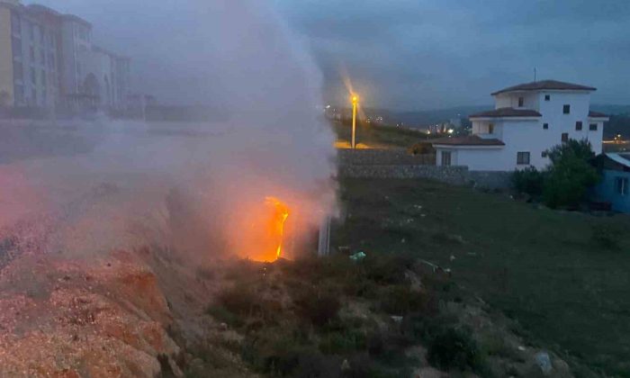 Bilecik’te devrilen kamyonet alev aldı