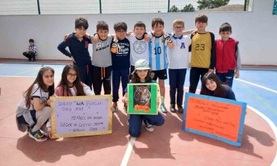 İlkokul öğrencilerinin turnuvasında pankartlar dikkat çekti