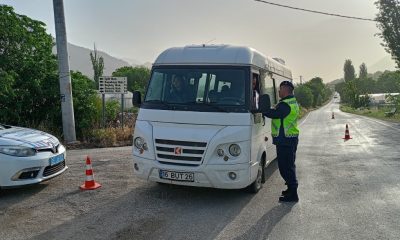 Polis ve jandarma ekiplerinden okul çevreleri ile servislere yönelik kapsamlı denetim