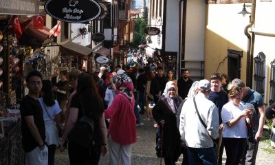 Eskişehir’de yerli turist yoğunluğu esnafın yüzünü güldürdü