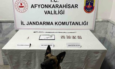 Şehir dışından getirdikleri uyuşturucuyu satamadan jandarmaya yakalandılar