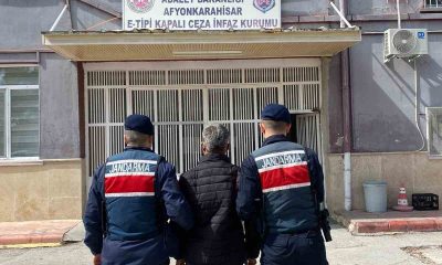 Hırsızlık suçundan aranan şahsı jandarma yakaladı