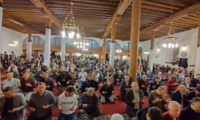 Afyonkarahisar’da Kadir Gecesi dualarla idrak edildi