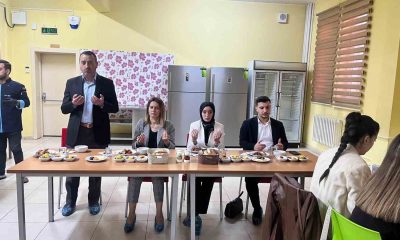 Kaymakam Özpınar, MEM personeli ve öğrenciler iftarda bir araya geldi