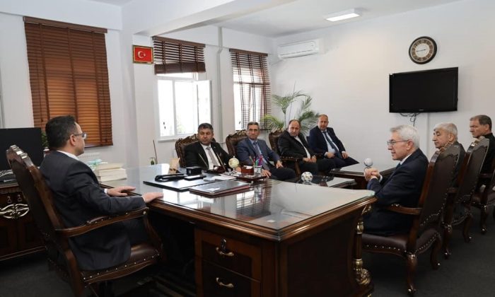 Başkan Akel, Kaymakam Alkan’ı makamında ziyaret etti