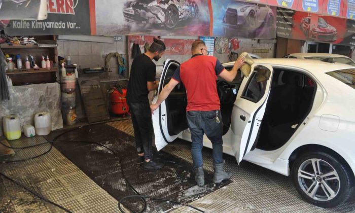 Toz taşımımı nedeniyle oto yıkamacıların bayram yoğunluğu erken başladı