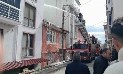 Gediz’de ev yangını