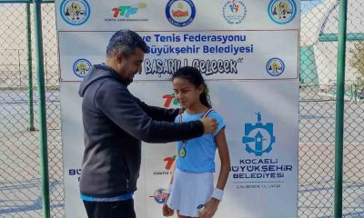 Afyonkarahisarlı küçük tenisçiden büyük başarı