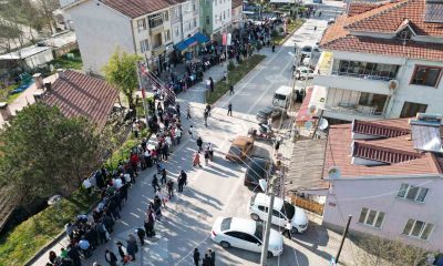 Şeker dağıtma geleneklerini bu bayram da sürdürdüler