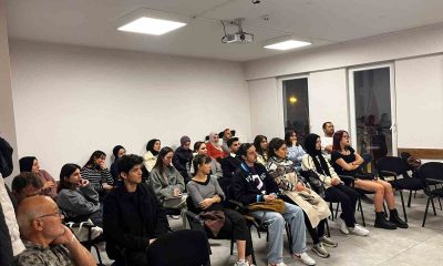 Ceren Özdemir Adalar Gençlik Merkezi ’Hollandaca Atölyesi’ düzenleyecek