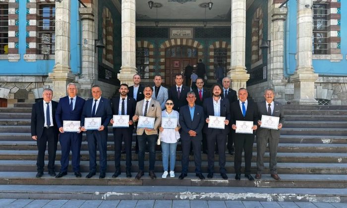 MHP’den il genel meclisi ve belediye meclis üyesi seçilen adaylar mazbatalarını aldı
