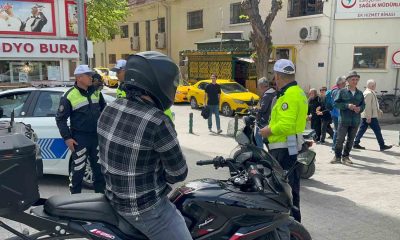 Araç girişinin yasak olduğu caddede polis denetim yaptı