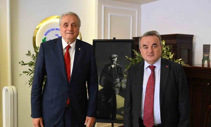 Başkan Bakkalcıoğlu’na tebrik ziyaretleri sürüyor