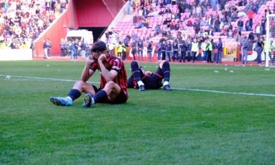 Bal Ligi’nden çıkamayan Eskişehirsporlu futbolcular gözyaşlarına hakim olamadı