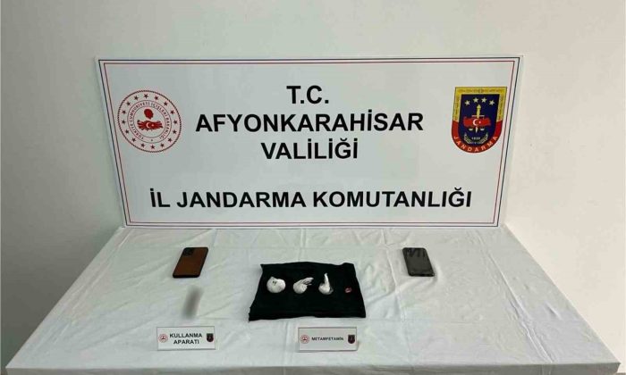 Afyonkarahisar’da uyuşturucu operasyonu, 2 gözaltı