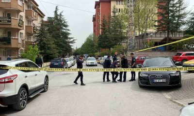 Adliye çıkışında silahlı ve bıçaklı kavga: 2 yaralı