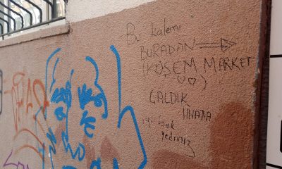 Kalem çaldıkları bakkalın duvarına yazdıkları yazıda suçlarını itiraf edip dalga geçtiler