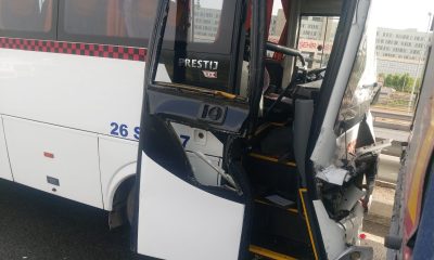 İşçi servisi tıra çarptı, 8 kişi yaralandı