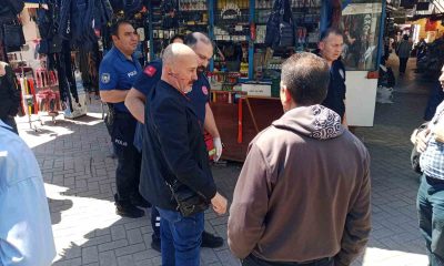 Yaşlı adam yürürken çarptığı ailedeki erkek tarafından darp edildi