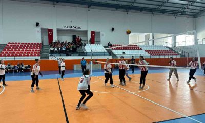 Afyonkarahisar’da genç sporcular Müdür Kasapoğlu ile bir araya geldi