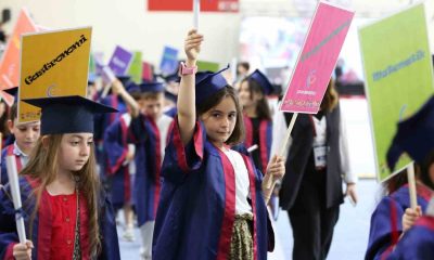 Anadolu Üniversitesinde 3 kuşak 7’den 70’e mezuniyet heyecanı