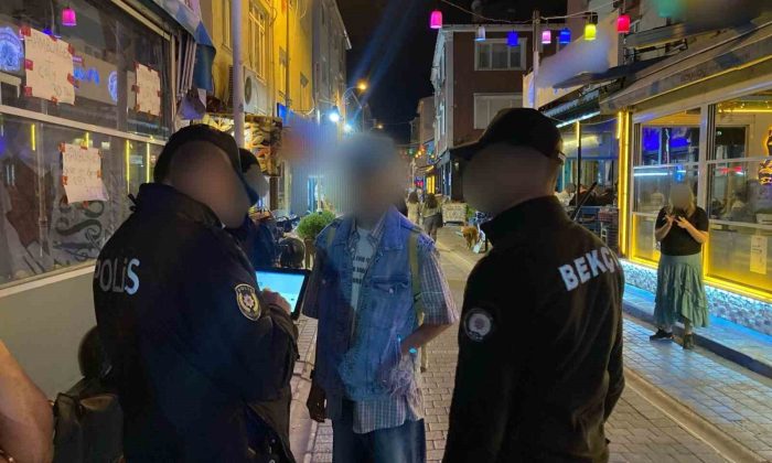 Alkollü eğlence mekanlarının çevresinde polis ekiplerince denetim yapıldı
