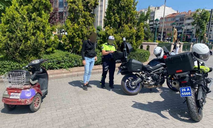 Trafiği kapalı alana giren 71 motosikletliye ceza yazıldı
