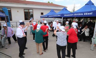 Koca Çınarlar bahar şenliği yaptı, Başkan Kurt da onlara eşlik etti