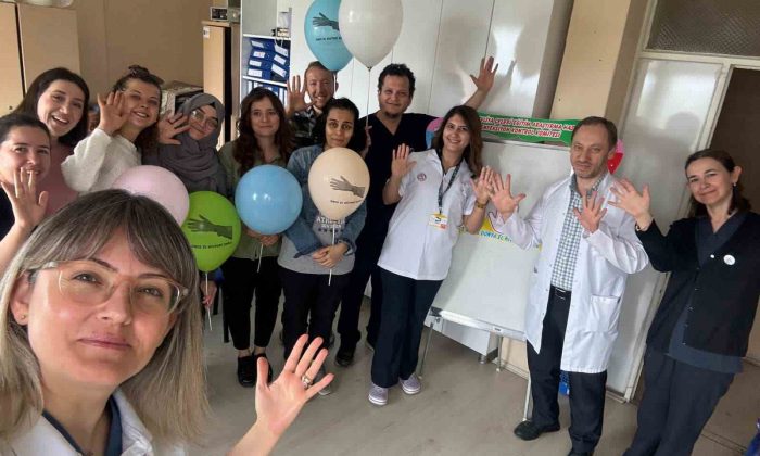 Kütahya Evliya Çelebi Hastanesinde Dünya El Hijyeni Günü bilgilendirme standı