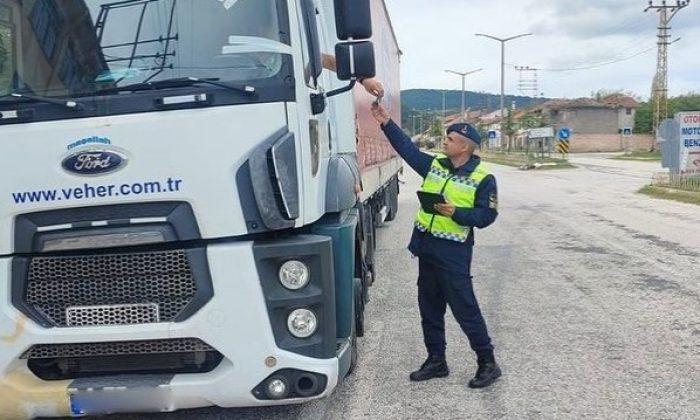 Trafik denetimleri hız kesmeden devam ediyor
