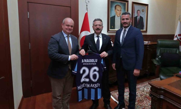 Anadolu Üniversitesi Spor Kulübü’nden Vali Aksoy’a ziyaret