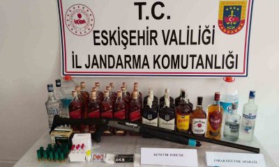 Kaçak alkol satan şahsa jandarma operasyonu