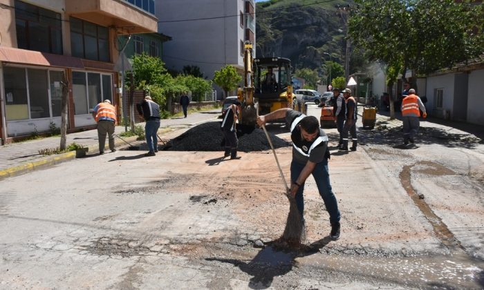 İnönü Belediyesi asfaltlarda yama çalışması başlattı