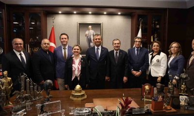 CHP Genel Başkanı Özel, Eskişehir’de merkez belediyeleri ziyaret etti