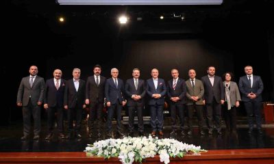 Vali Aksoy ‘Mehmet Kemiksiz ile Yunusça İlahiler’ programına katıldı