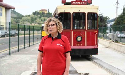 Hem günde 500 yolcu taşıyor hem de ev işlerini aksatmıyor