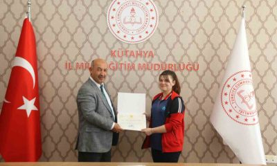 Kütahya’da “Şiddetsiz Toplum” temalı ortaokullar arası resim yarışması ödül töreni