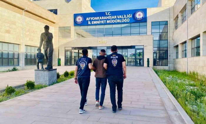 Bilişim sistemleri üzerinden hırsızlık yapan şahsı polis yakaladı