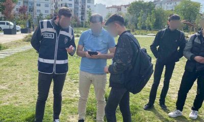 Polis ekipleri parklarda 33 şüpheliyi sorguladı