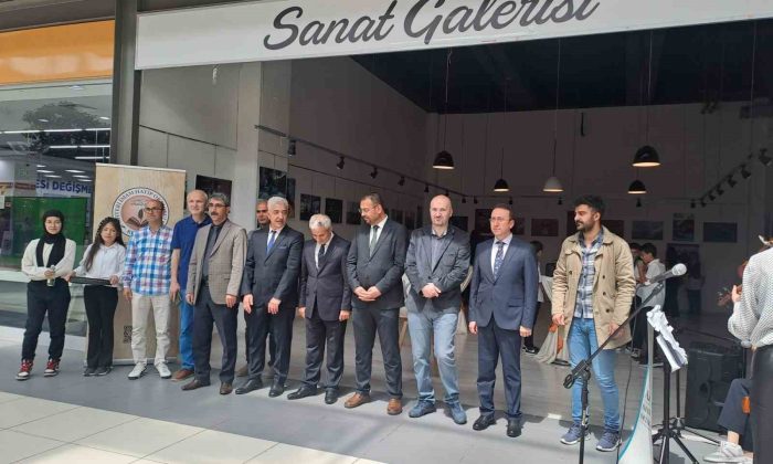 Kütahya Ahteri İmam Hatip Ortaokulundan “40 Fotoğrafta 40 Hadis” konulu fotoğraf sergisi
