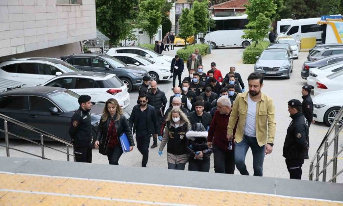 Eskişehir merkezli fuhuş operasyonunda yakalanan şüphelilerden 4’ü tutuklandı