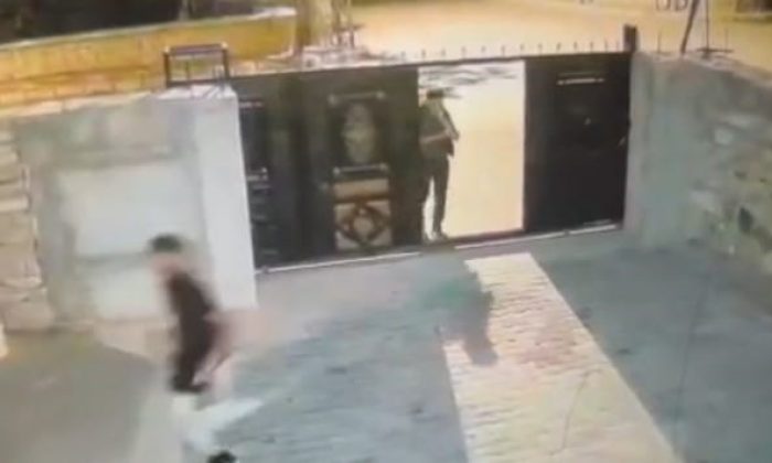 Husumetlilerinin evini basıp bıçaklayarak kaçtılar (Video Haber)
