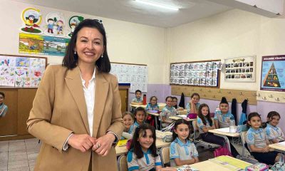 Minik eller Azerbaycan’daki kardeşlerine duydukları sevgilerini satırlara döktü