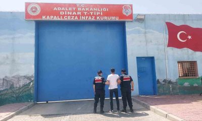 Hırsızlık suçundan aranan şahıs yakalandı